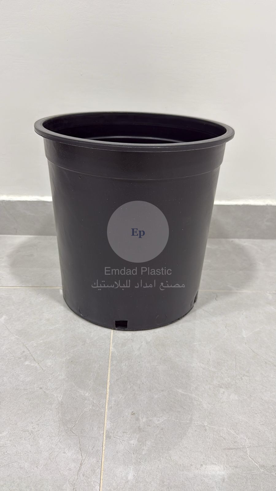 أسود